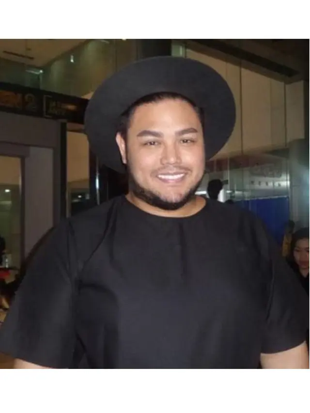 6 Transformasi Ivan Gunawan Pakai Topi Bulat, Sempat Disebut Mirip Virgoun