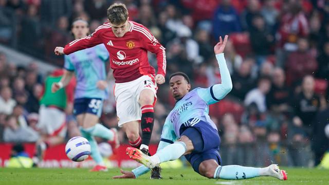 Foto: Laga Manchester United vs Arsenal Berjalan Sengit, Declan Rice Buyarkan Kemenangan MU