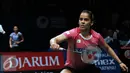 Pebulutangkis tunggal puteri India, Saina Nehwal berusaha mengembalikan bola saat laga melawan Pai Yu Po (Taiwan) di BCA Indonesia Open 2016, Istora Senayan, Jakarta, Selasa (31/5/2016). Saina unggul 21-11, 19-21, 21-15. (Liputan6.com/Helmi Fithriansyah)