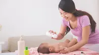 Waspadai Tiga Bahaya Tersembunyi dari Bedak Tabur Bayi