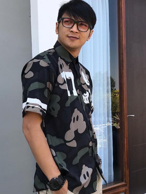 Aktor sinema Reiner Manopo tetap awet muda dan masih betah single di usianya ke 33 tahun. (Sumber: Instagram/@reinermanopo)