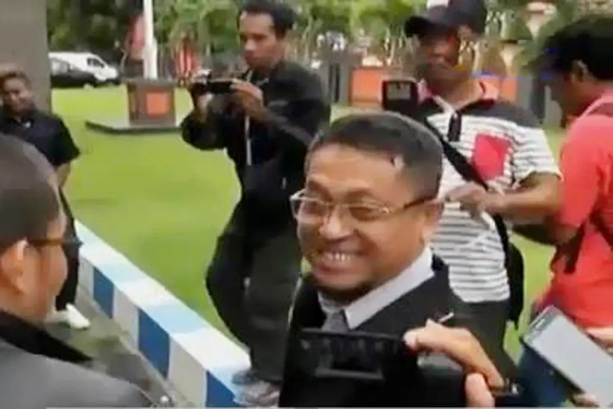 VIDEO: Munarman Penuhi Panggilan Polda Bali Sebagai Saksi 