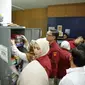 Tim Pidsus Kejati Lampung saat menggeledah Kantor PDAM Way Rilau, Bandar Lampung.  Foto : (Istimewa).