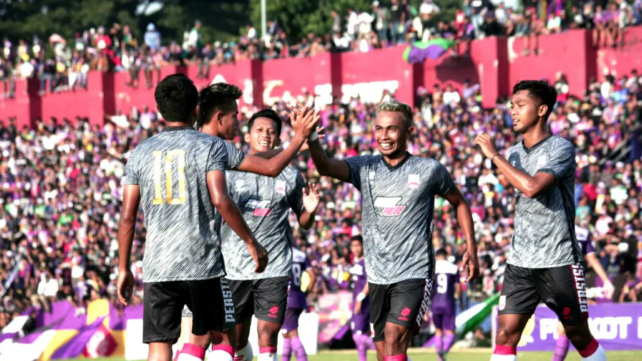 Persis Solo