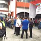 Sejumlah personel bersiaga di KPUD Sumut. (Liputan6.com/Reza Efendi)