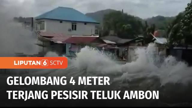 Gelombang setinggi 4 meter merusak sejumlah rumah serta fasilitas umum di pesisir Kota Ambon, Maluku, Minggu (25/12) kemarin. Warga di pesisir teluk Ambon khawatir dengan gelombang tinggi yang melanda sejak beberapa hari belakangan.
