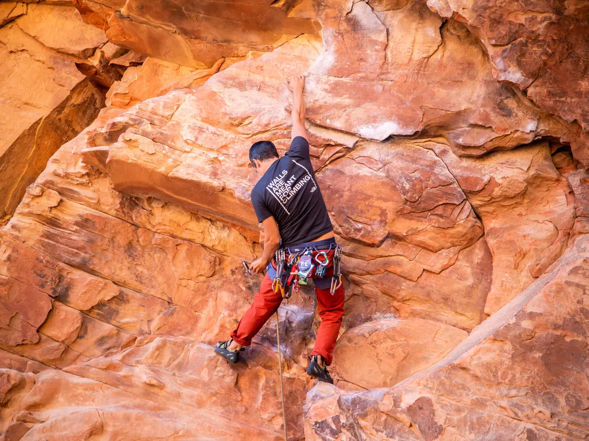 Misteri Arti Mimpi Memanjat Tebing
