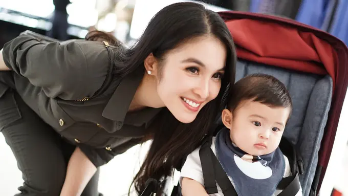 [Bintang] Sandra Dewi