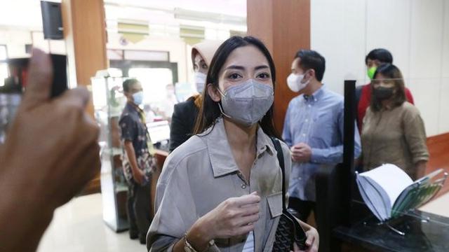 7 Momen Kebersamaan Ririn Dwi Ariyanti dan Aldi Bragi Jalani Sidang Perceraian
