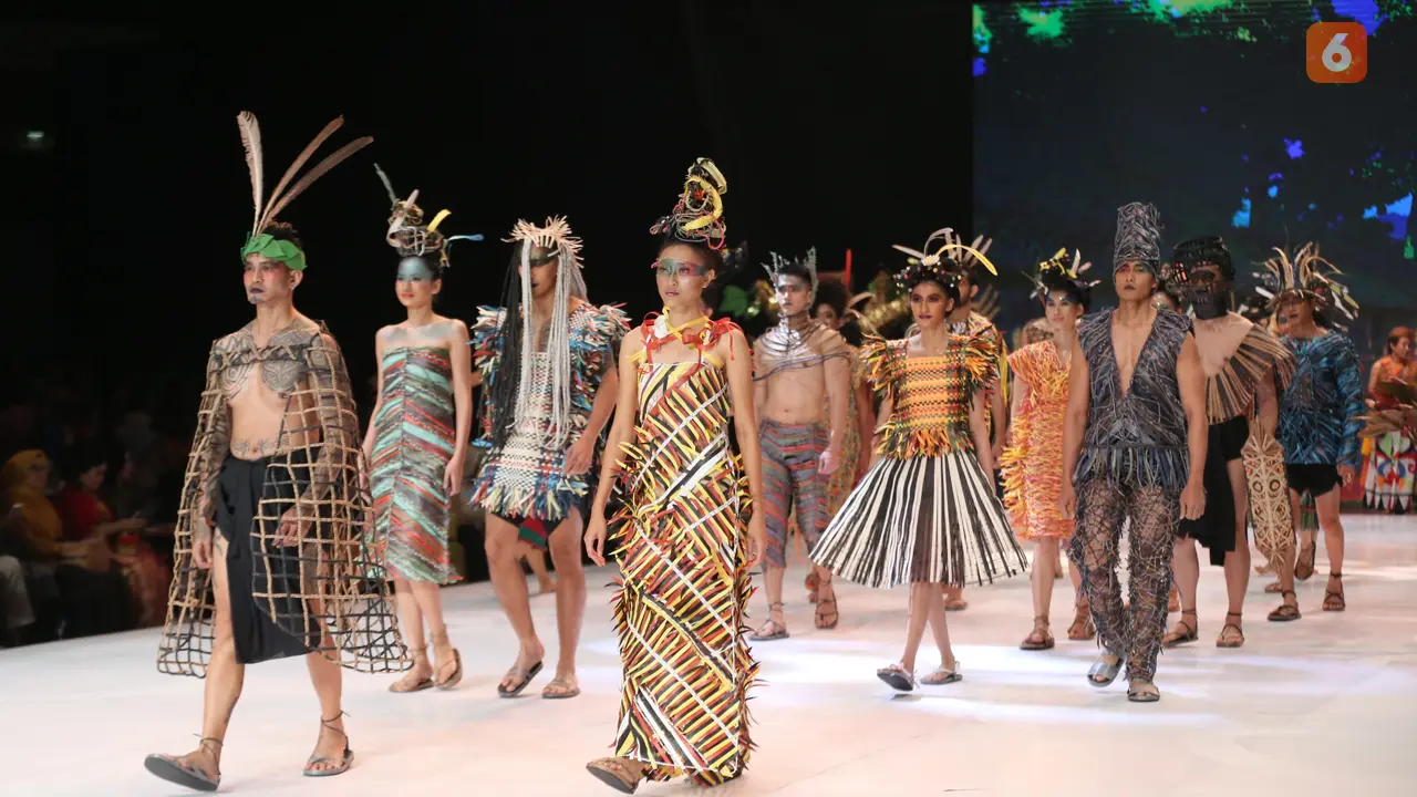 [Fimela] Pembukaan Indonesia Fashion Week 2019