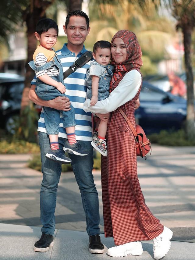 [Fimela] Dude Harlino dan Alyssa Soebandono