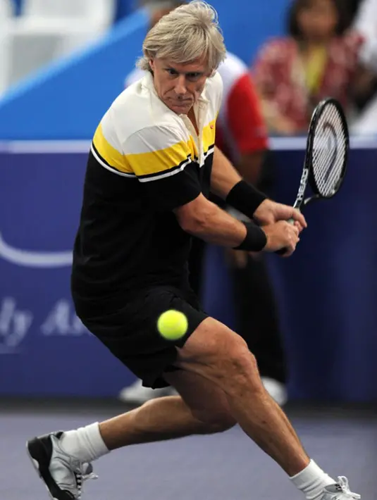 Mantan atlet tenis, Bjorn borg merupakan petenis tersukses yang pernah meraih 11 gelar grand slam. Ia terpuruk setelah kecanduan narkotika dan obat-obatan terlarang,  Bahkan borg pernah berjualan pakaian dalam untuk memenuhi kebutuhannya. (AFP)