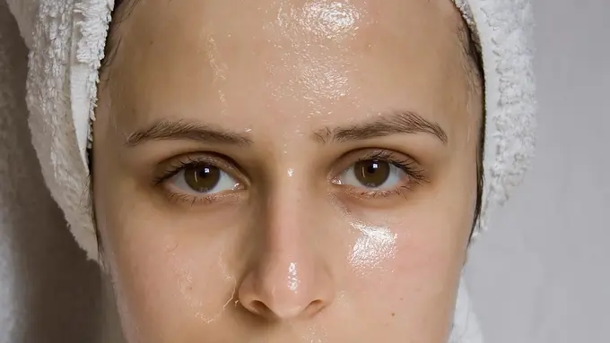 Punya Masalah dengan Kulit Berminyak? Atasi dengan 4 Cara Ini