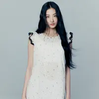 Bergabungnya Gawon ke dalam keluarga besar PRADA menjadikannya salah satu ikon muda yang paling diperhitungkan di dunia fashion, menyusul senior-seniornya seperti Karina dari aespa dan Sana dari TWICE. [Dok/PRADA].