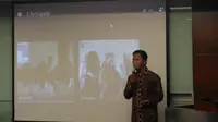 Eko Purwanto dengan kelas virtualnya yang memanfaatkan Skype (liputan6.com/Agustinus M. Damar)