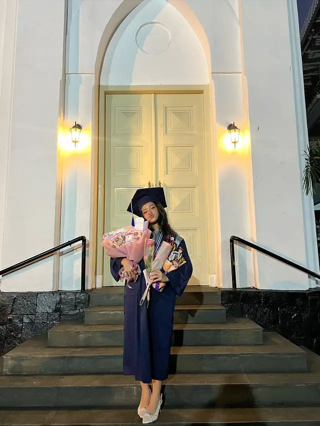 6 Potret Romaria Simbolon Adik Bastian Steel yang Sudah Lulus SMP, Bikin Pangling
