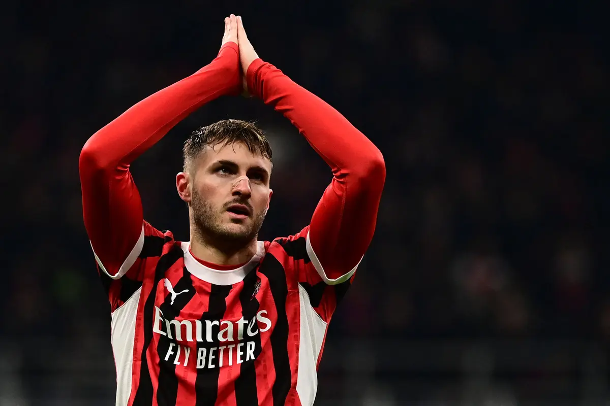 Foto: Momen Santiago Gimenez Tolak Selebrasi setelah Cetak Gol ke Gawang Mantan, AC Milan Malah Tersingkir di Liga Champions