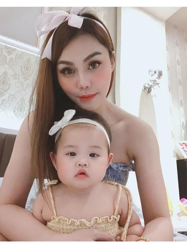 7 Momen Kebersamaan Dj Katty Butterfly dengan Sang Buah Hati, Curi Perhatian