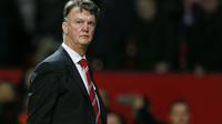 Louis Van Gaal disebut bukanlah pelatih yang tepat bagi Manchester United karena tak mengerti kultur sepak bola Inggris. (Reuters/Juan Medina)