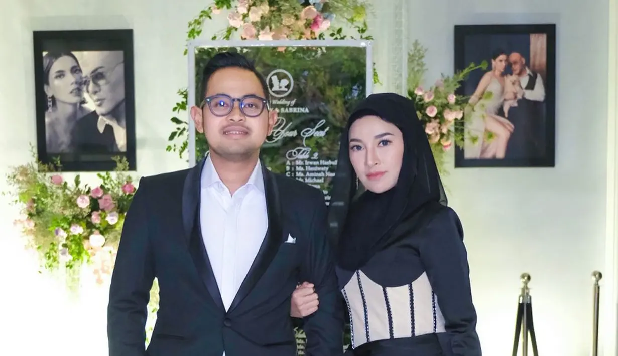 Namun, baru-baru ini dirinya terlihah mengunggah foto dengan sang suami, dengan keterangan yang menyinggung soal perpisahan. Meski begitu, rupanya dirinya terpaksa harus menjalani masa LDR dengan Gilang Juragan 99. (Liputan6.com/IG/@shandypurnamasari)