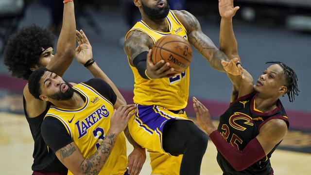 LeBron James mencetak 46 poin ketika Los Angeles Lakers mengalahkan Cleveland Cavaliers 115-108 pada Selasa (26/1/2021) pagi WIB.