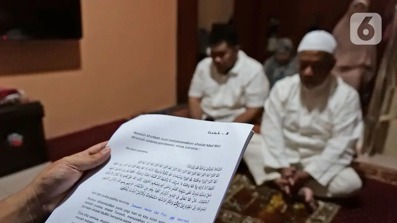 FOTO: Momen Pelaksanaan Salat Id di Rumah
