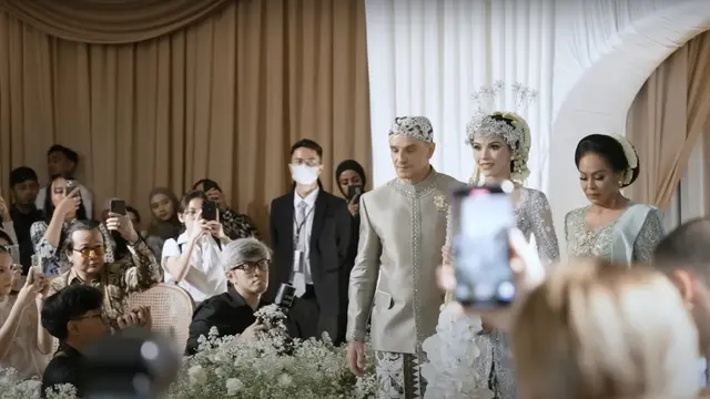 Mewah nan Sakral, Ini 9 Potret Detail Dekorasi Akad Nikah Al Ghazali dan Alyssa Daguise