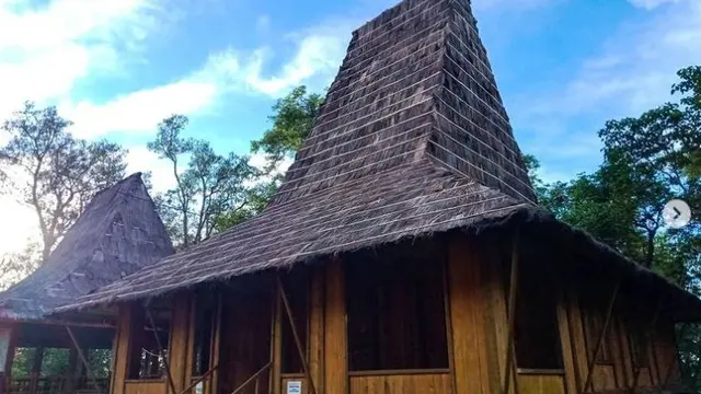 Rumah Adat Suku Lio