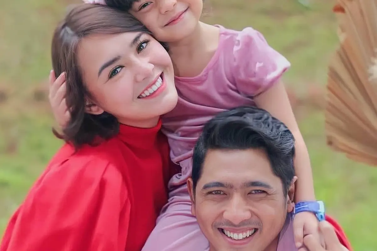 6 Potret Keluarga Amanda Manopo dan Arya Saloka di Sinetron, Penuh Kehangatan