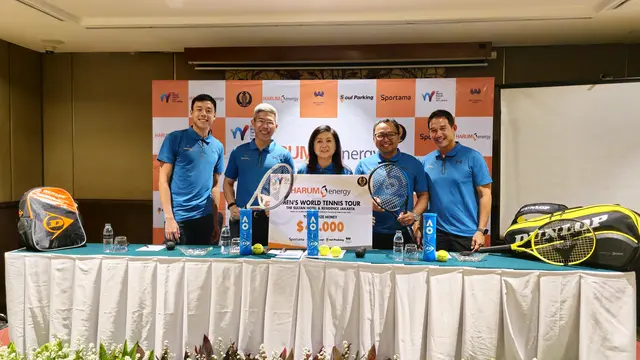 Harum Energy Men's World Tennis Tour bakal bergulir dalam tiga seri selama tiga pekan di lapangan tenis The Sultan Hotel & Residence Jakarta, mulai 10 Juni hingga 2 Juli 2023.
