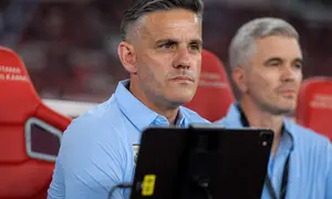 Pelatih Timnas Indonesia, John Herdman, memimpin anak asuhnya saat menghadapi Oman pada FIFA Matchday periode Juni 2026 di Stadion Utama Gelora Bung Karno, Jakarta. Berkat racikan Herdman, Tim Garuda menang 3-0 atas Oman. (Bola.com/Bagaskara Lazuardi)