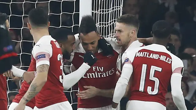 Arsenal Lolos ke 8 Besar
