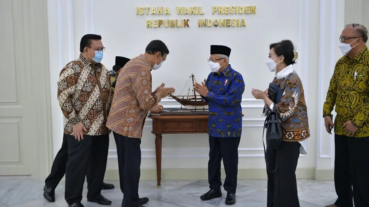 Ketua Dewan Pertimbangan Presiden (Wantimpres) Wiranto bersama 4 anggota lainnya