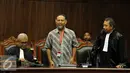 Wakil Ketua KPK non aktif, Bambang Widjojanto menghadiri sidang uji materi UU Komisi KPK di Gedung MK, Jakarta (10/6/2015). Bambang ditetapkan tersangka atas kasus mengarahkan kesaksian palsu, Juni 2010 silam. (Liputan6.com/Johan Tallo)