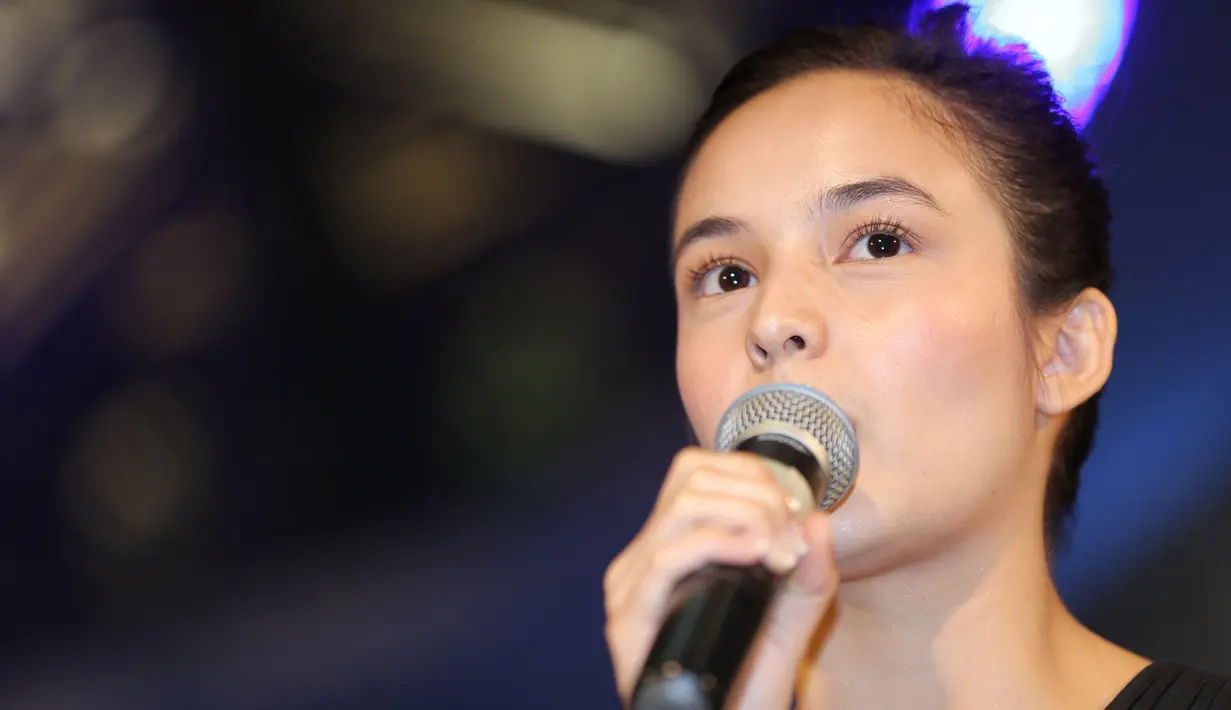 "Di sini karakternya bener bener beda banget dari film yang pernah aku mainkan. Jujur ini menantang karena aku sampai harus ikuti karantina. Tanpa karantina mungkin tidak akan sedapat itu feelnya," ‎kata Chelsea. (Adrian Putra/Bintang.com)