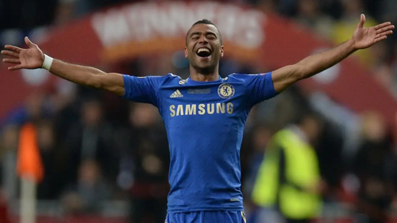 ashley-cole-131227b.jpg