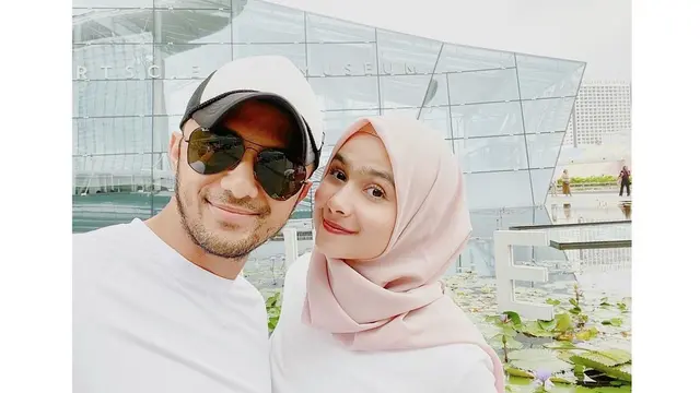 Rayakan Anniversary ke-6, Ini 6 Potret Manis Hengky Kurniawan dan Sonya Fatmala
