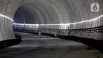 Suasana pembangunan terowongan Jalur Kereta Cepat tunnel 1 di daerah halim dan tunnel 7 di daerah padalarang, Selasa (25/5/2021). Total dari 13 tunnel baru rampung sekitar 8 tunnel dan diharapkan pada tahun 2022 KCIC siap beroperasi melayani penumpang. (Kapanlagi.com/Budy Santoso)
