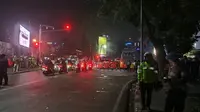 Tiga Polisi Terluka Diserang Batu dan Molotov di Simpang Dago