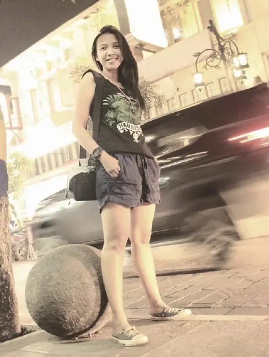 Ruth Marini dipercaya untuk memerankan Sinto Gendeng. Walaupu memerankan tokoh yang berusia senja, namun sebenarnya Ruth baru berumur 33 tahun. (Foto: instagram.com/ruthmarini18)