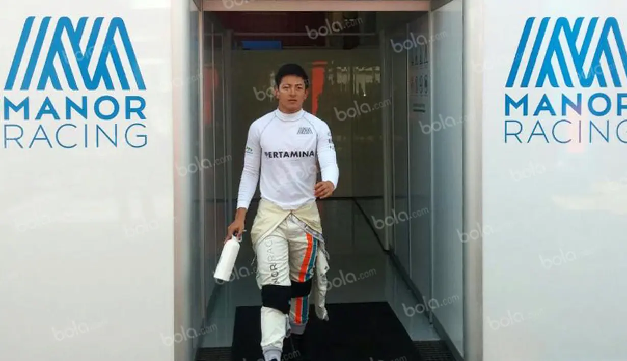 Pebalap Manor Racing asal Indonesia, Rio Haryanto, akan start dari posisi ke-22 dalam balapan F1 GP Spanyol di Sirkuit Catalunya, Spanyol, Minggu (15/5/2016). (Bola.com/Reza Khomaini)