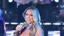 “Dia (Mariah) pergi untuk berlatih vocal dan timnya mengurusi sound. Semua berjalan baik saat itu. Dia (Mariah) mendadak dalam berlatih dan juga penampilannya. (AFP/Bintang.com)