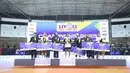 Petrokimia selain mendapat gelar juara, juga menerima penghargaan sebagai pemain terbaik (MVP) atas nama Mediol Stiovanny Yoku dan menerima uang pembinaan sebesar Rp 3 juta. (Dok. PBVSI)