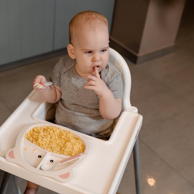 Bukan Mpasi Tak Enak Ini 5 Penyebab Bayi Seperti Mau Muntah Saat Makan Health Liputan6 Com