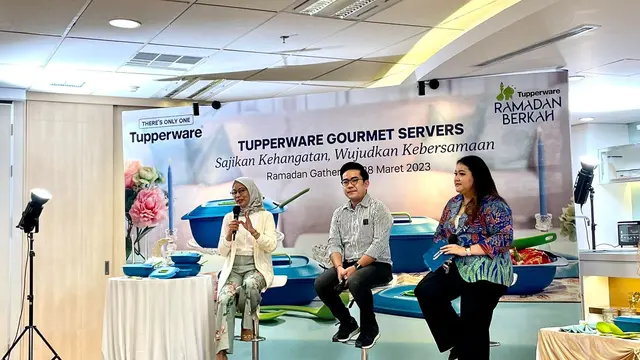 Tupperware Gourmet Servers