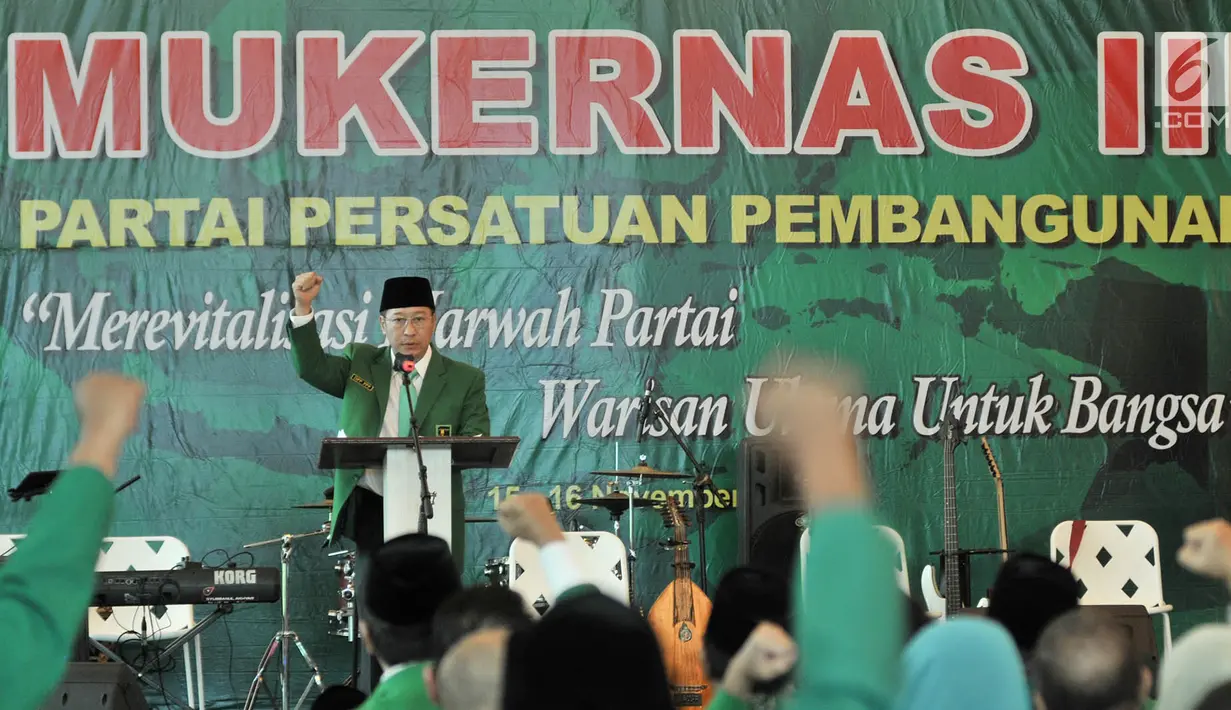 Ketua Umum PPP Muktamar Jakarta Humphrey Djemat memberi sambutan saat membuka Mukernas III PPP Muktamar Jakarta di Kantor DPP PPP, Menteng, Kamis (15/11). Mukernas mengagendakan pengukuhan Humphrey Djemat sebagai ketua umum. (Merdeka.com/Iqbal Nugroho)