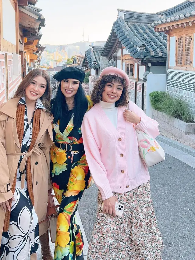 10 Potret Seru Liburan Titi DJ di Korea Selatan, Berencana Operasi Anti Aging