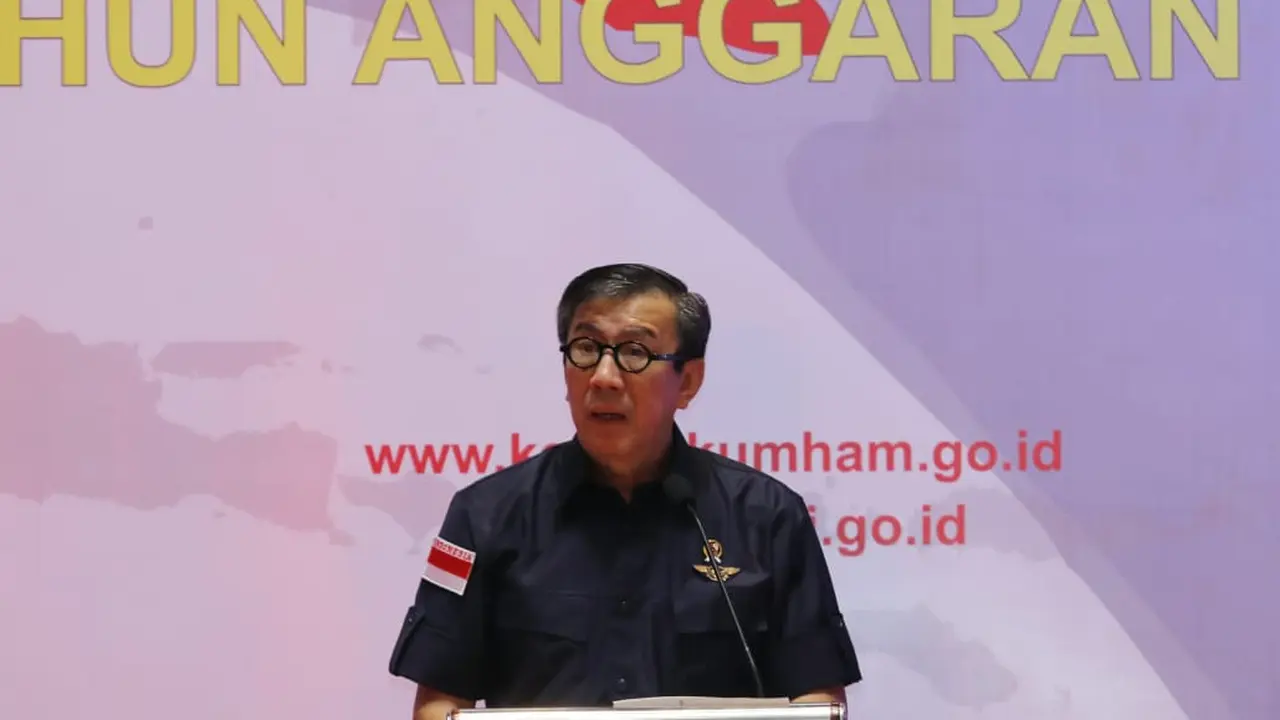 Menteri Yasonna H Laoly beri pengarahan di hadapan ratusan Tim Pora atau pengawas orang asing Ditjen Imigrasi di kementeriannya, Selasa (14/8/2018).