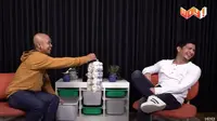 Iko Uwais Ungkap Alasan Takut Kerupuk dan Tak Suka Makan Bubur Ayam pada Wendi Cagur.&nbsp; foto: Youtube WENDI CAGUR