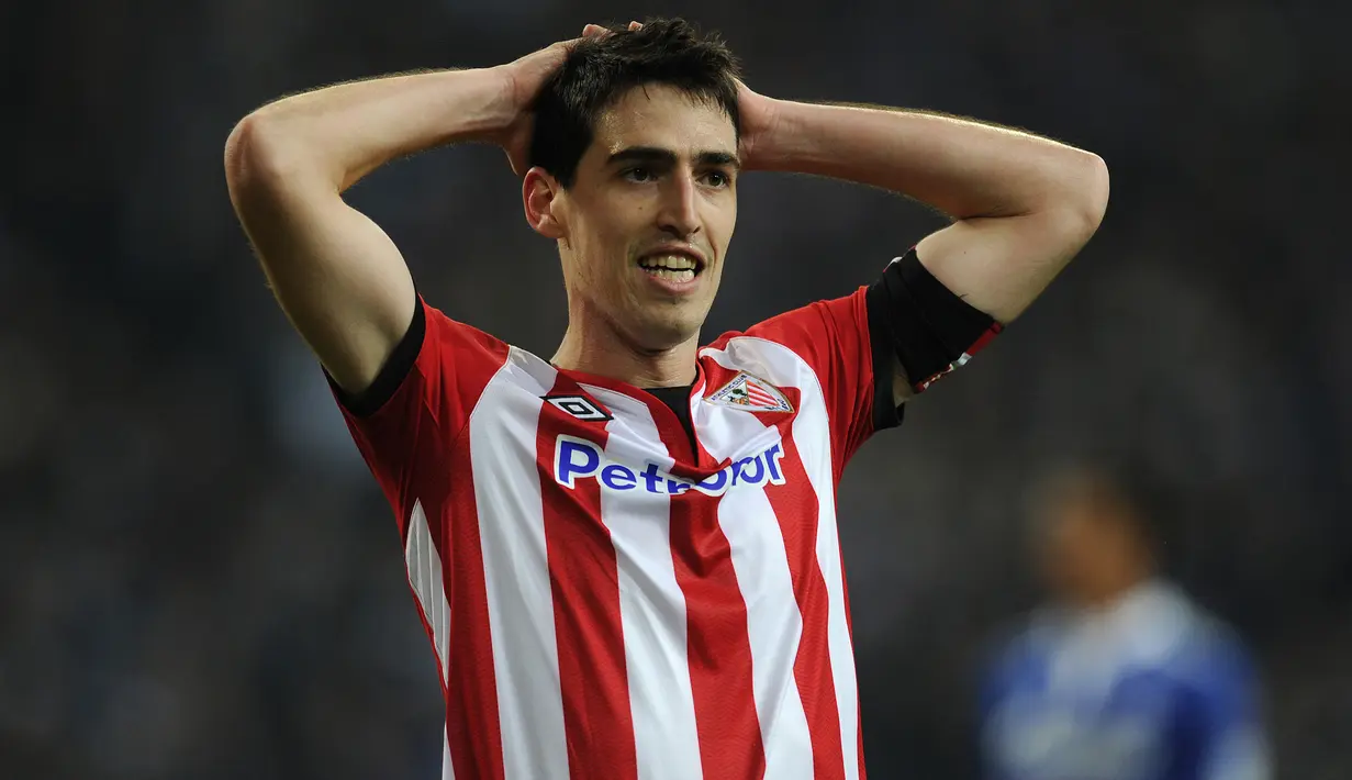 Andoni Iraola (33 gol) - Iraola menjadi salah satu bek tangguh dan produktif dalam mencetak gol. Bersama Athletic Bilbao, Iraola mengoleksi 33 gol di kompetisi La Liga. (AFP/Patrik Stollarz)